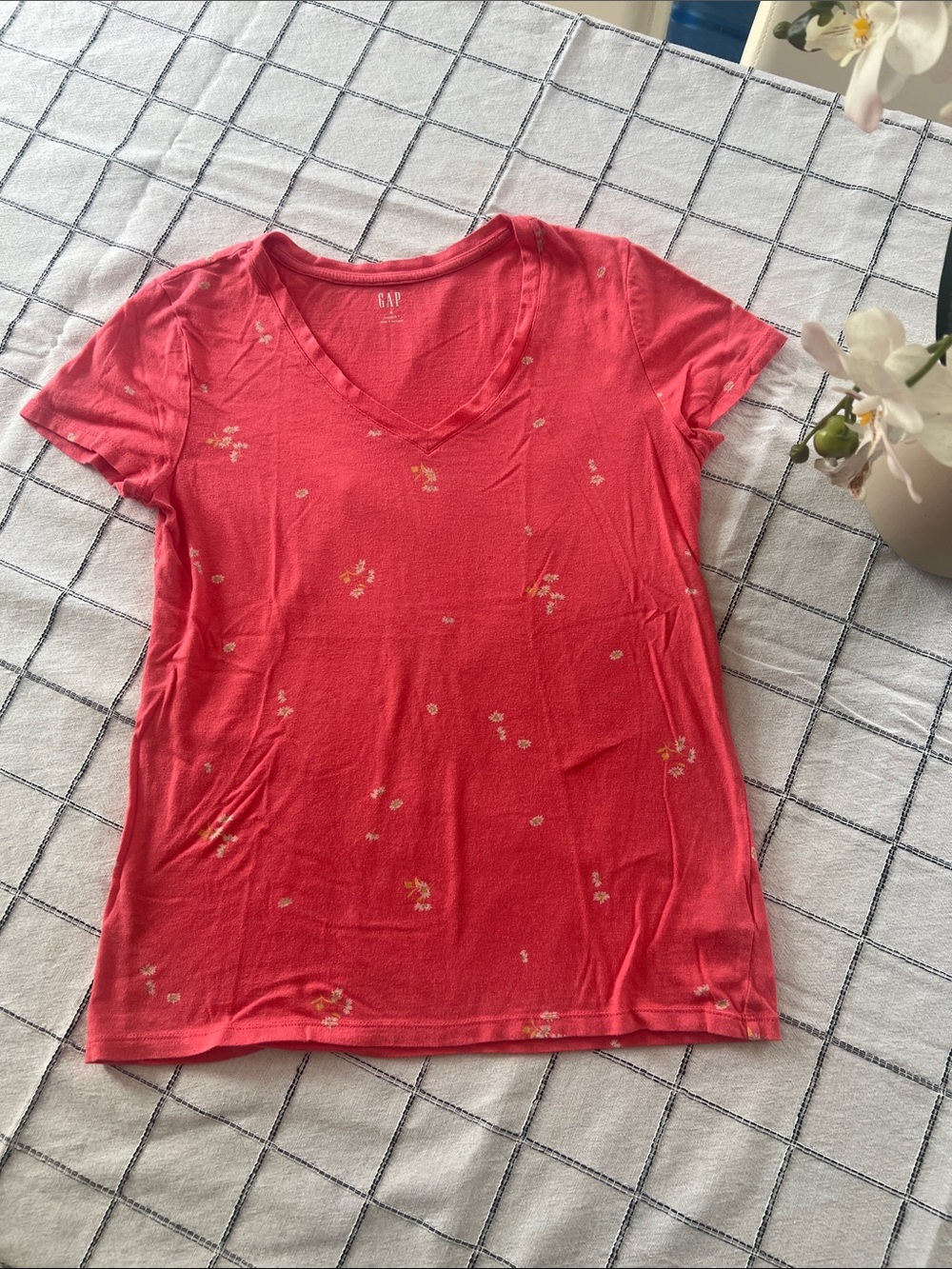 GAP Coral Pink V-Neck Short Sleeve Tee with Small Floral Motif